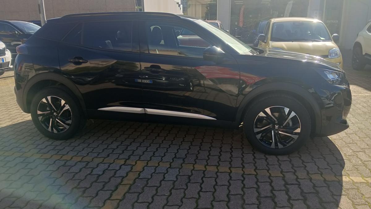 Peugeot 2008 1.5 BlueHDi 110 Allure 5 Porte